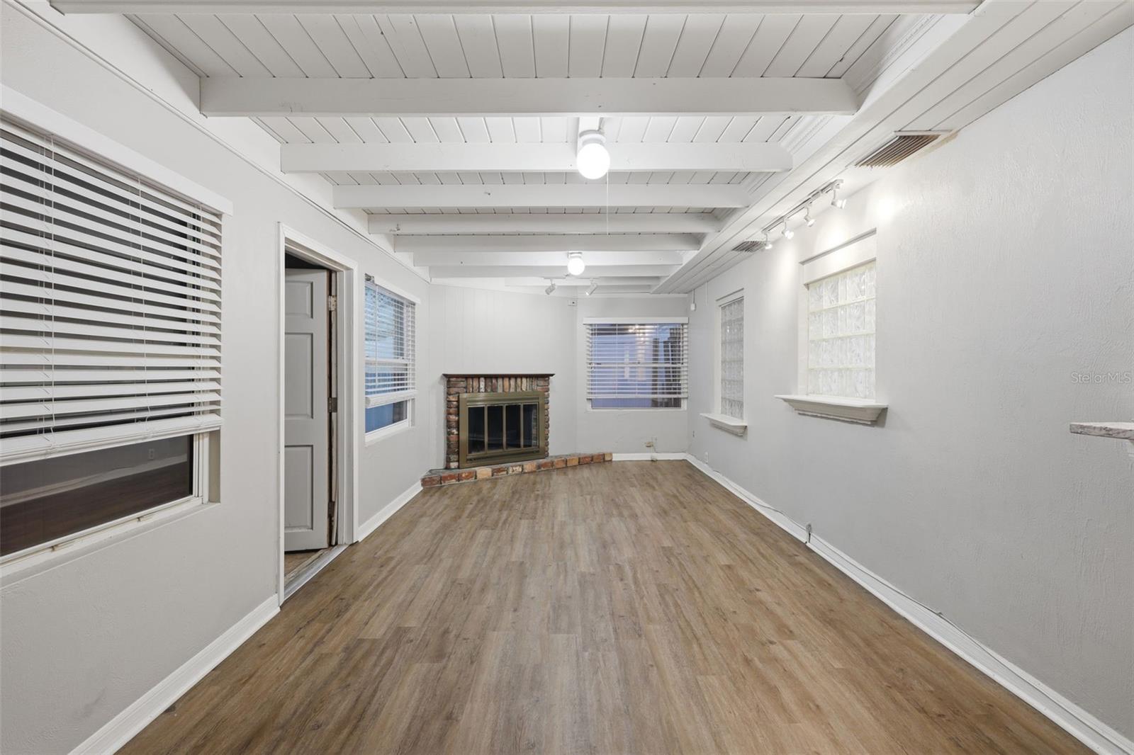 Image 25 of 34 For 274 Williams Avenue