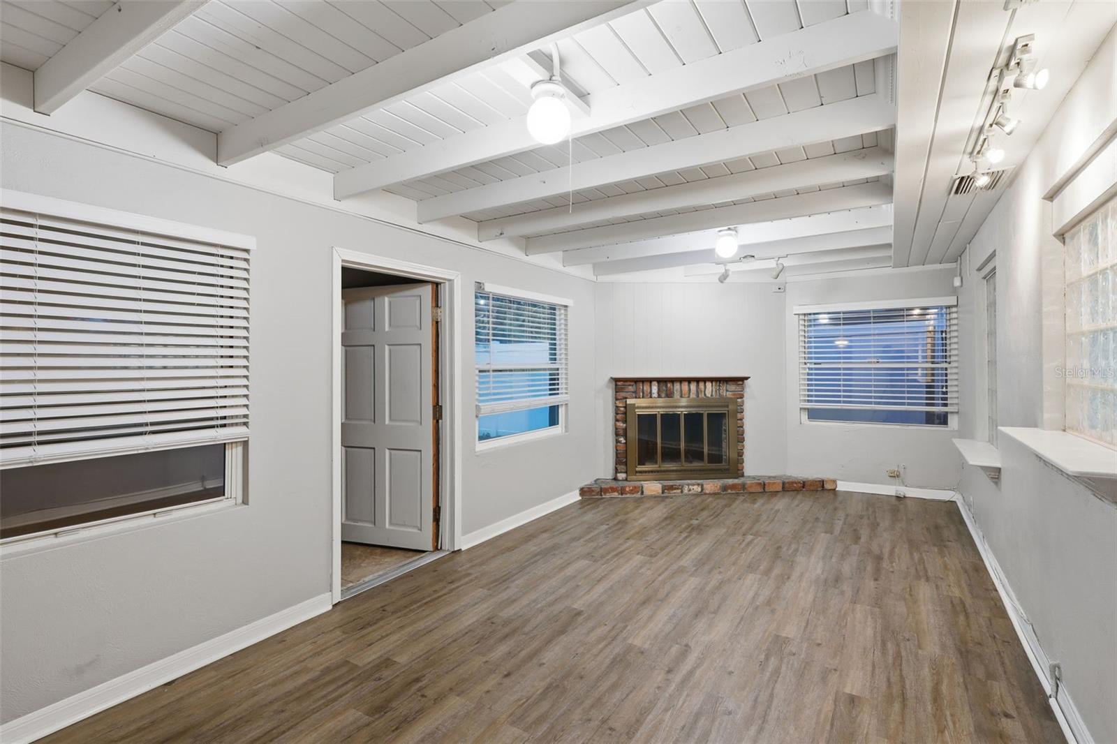 Image 27 of 34 For 274 Williams Avenue