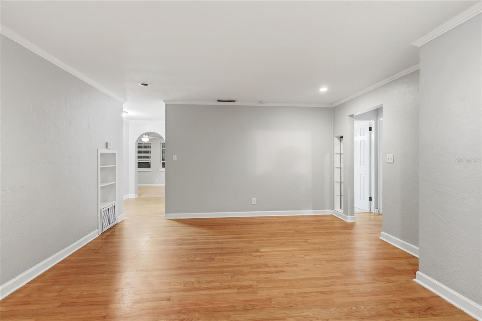 Image 5 of 34 For 274 Williams Avenue