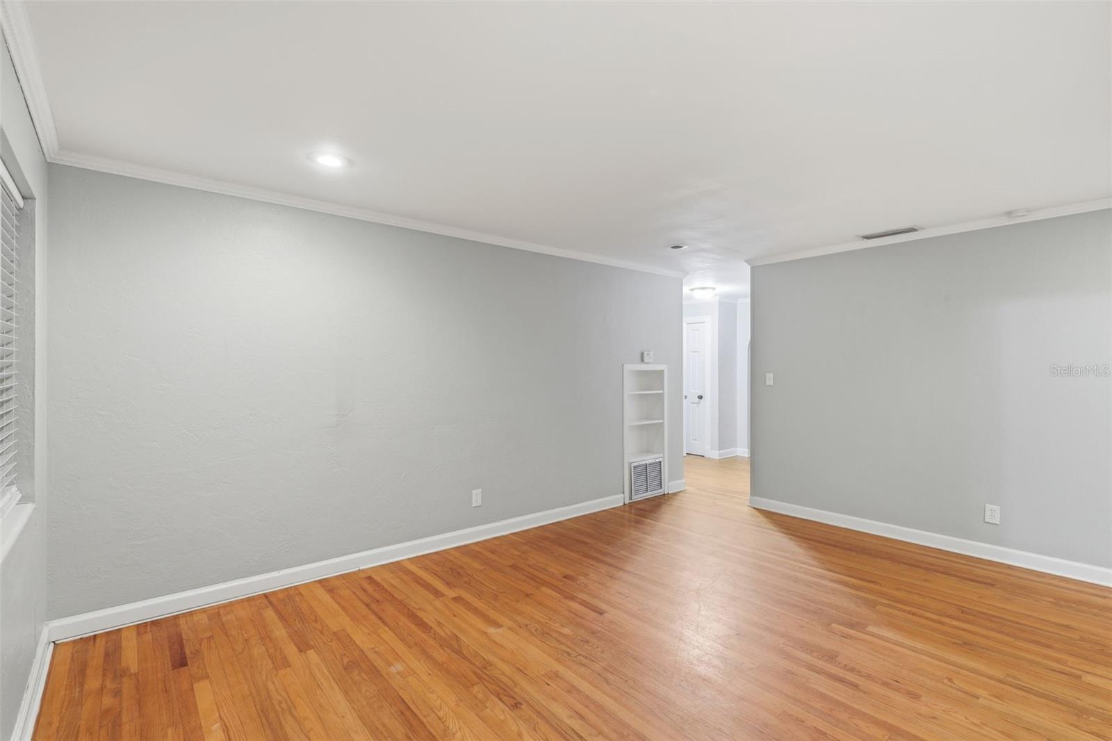 Image 6 of 34 For 274 Williams Avenue