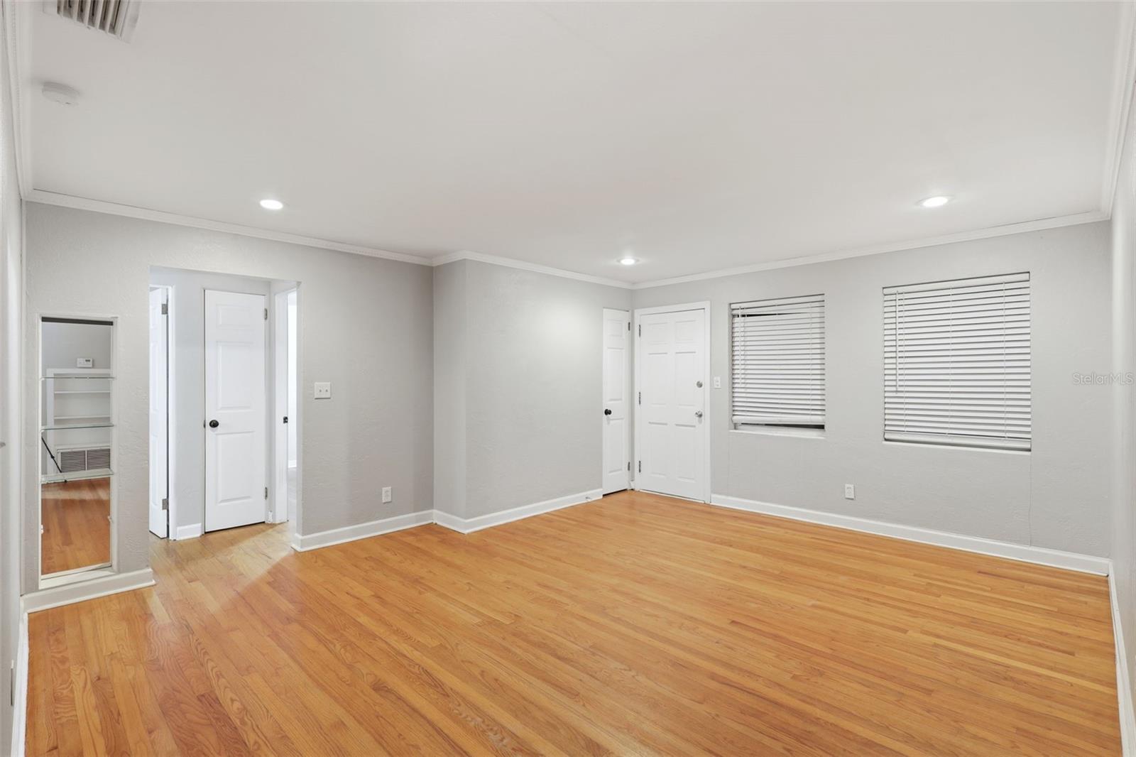 Image 7 of 34 For 274 Williams Avenue