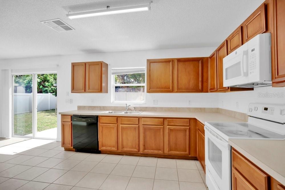 Image 4 of 17 For 161 Walnut Crest Run