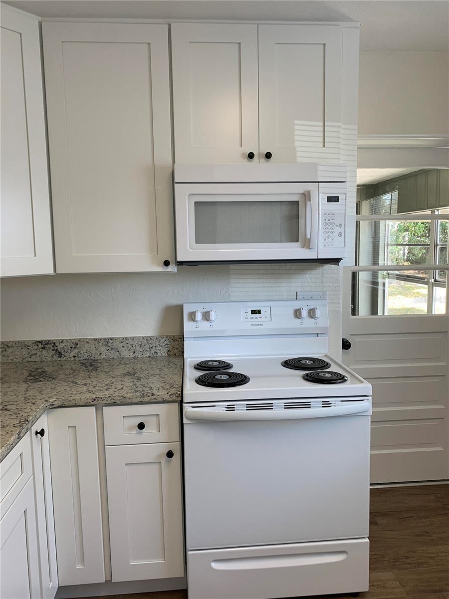 Image 10 of 14 For 127 Kentucky Avenue