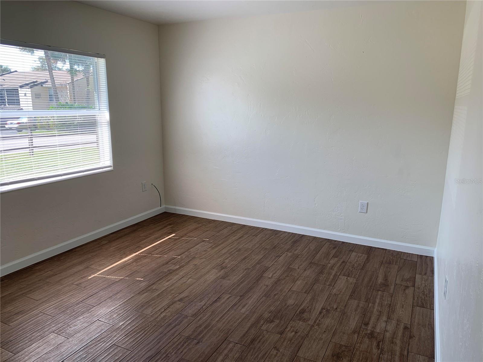 Image 5 of 14 For 127 Kentucky Avenue