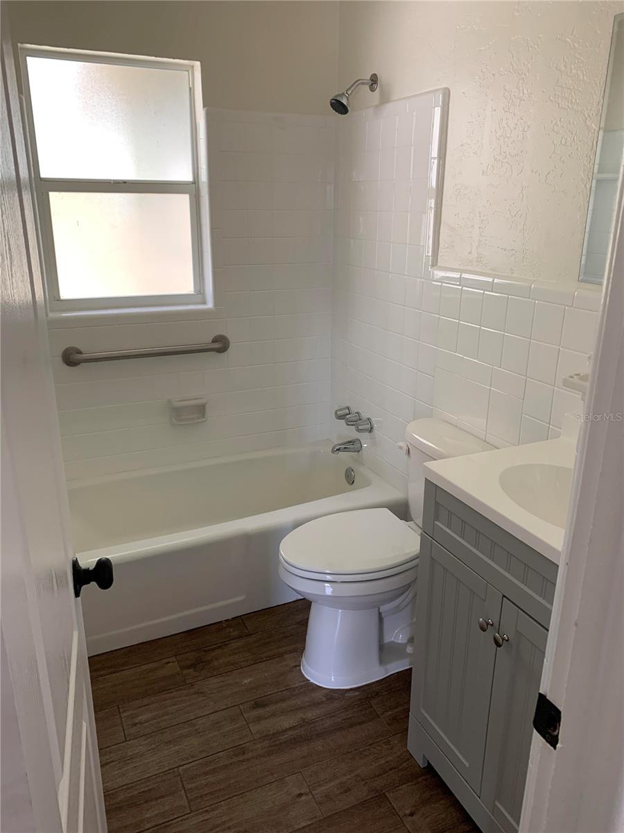 Image 6 of 14 For 127 Kentucky Avenue