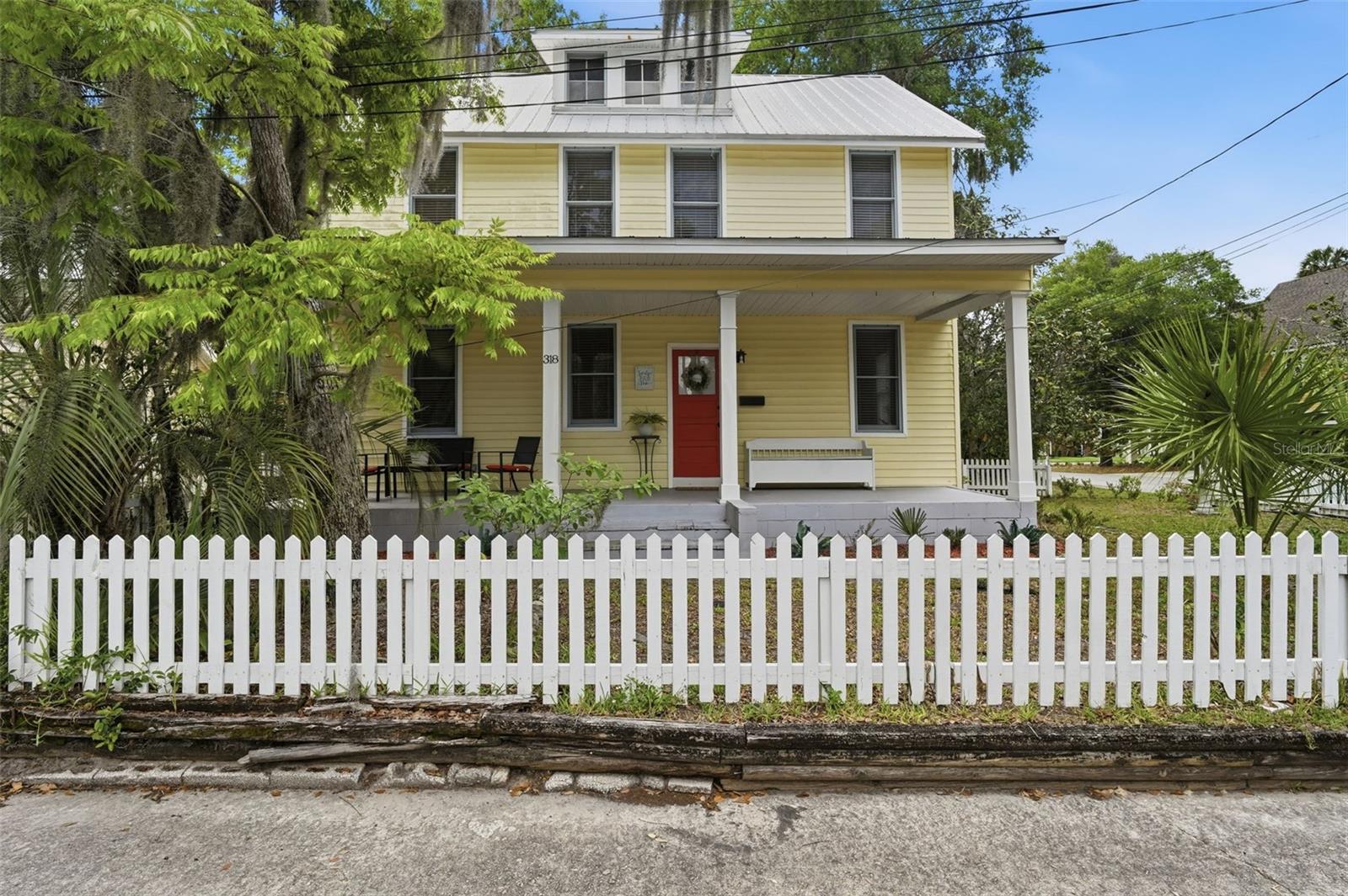 Image 2 of 44 For 318 Colonial Court