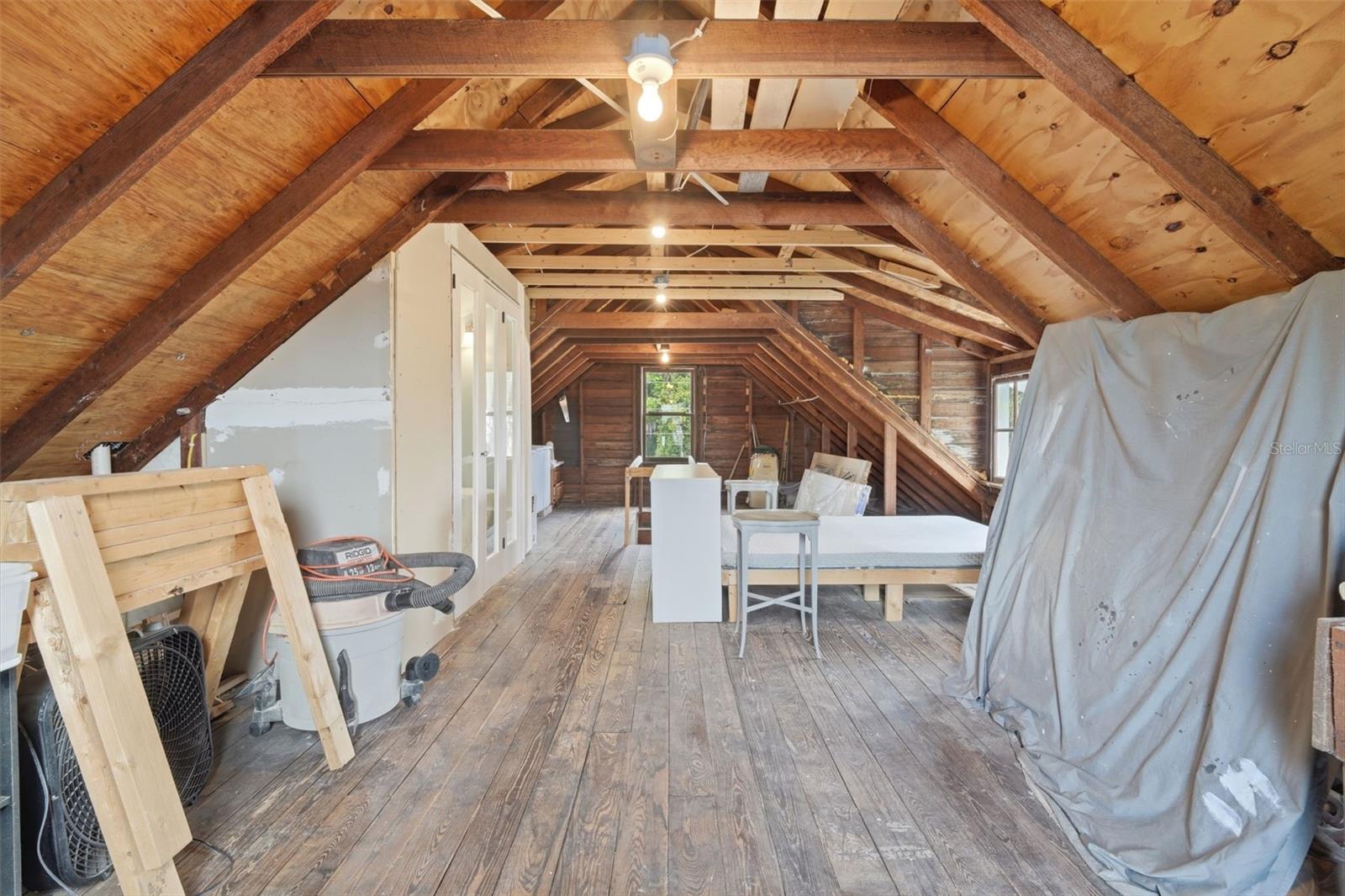 Image 29 of 44 For 318 Colonial Court