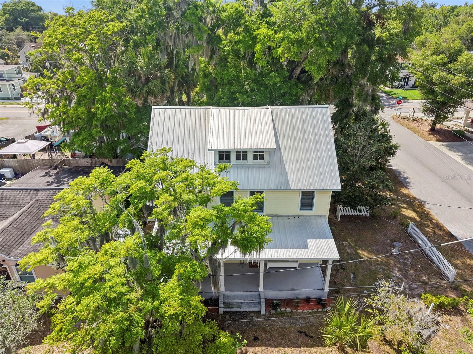 Image 37 of 44 For 318 Colonial Court