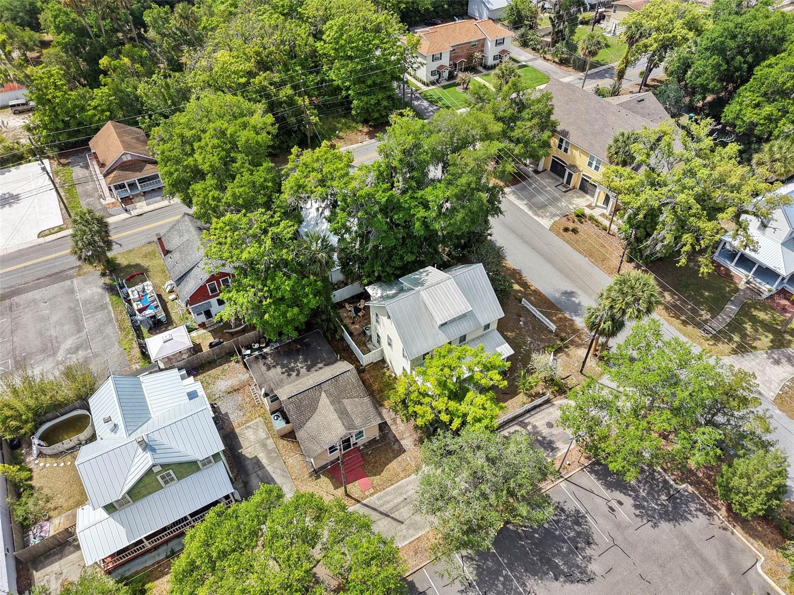 Image 39 of 44 For 318 Colonial Court