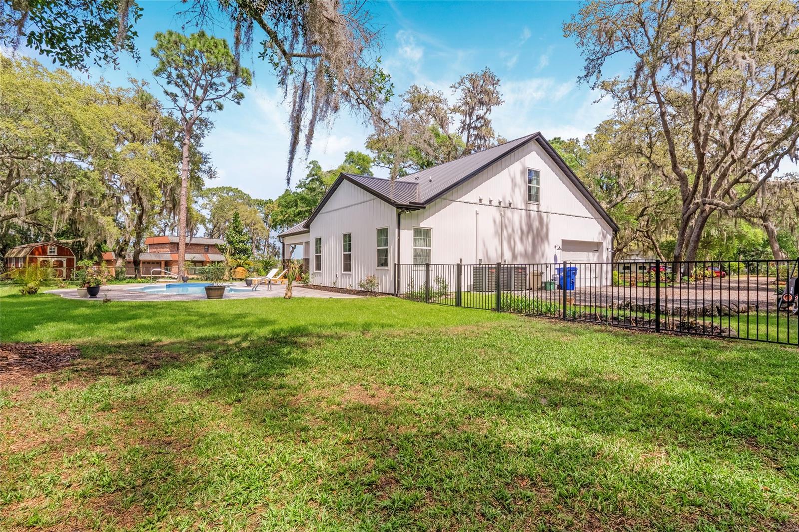 Image 14 of 66 For 805 Bay Tree Circle