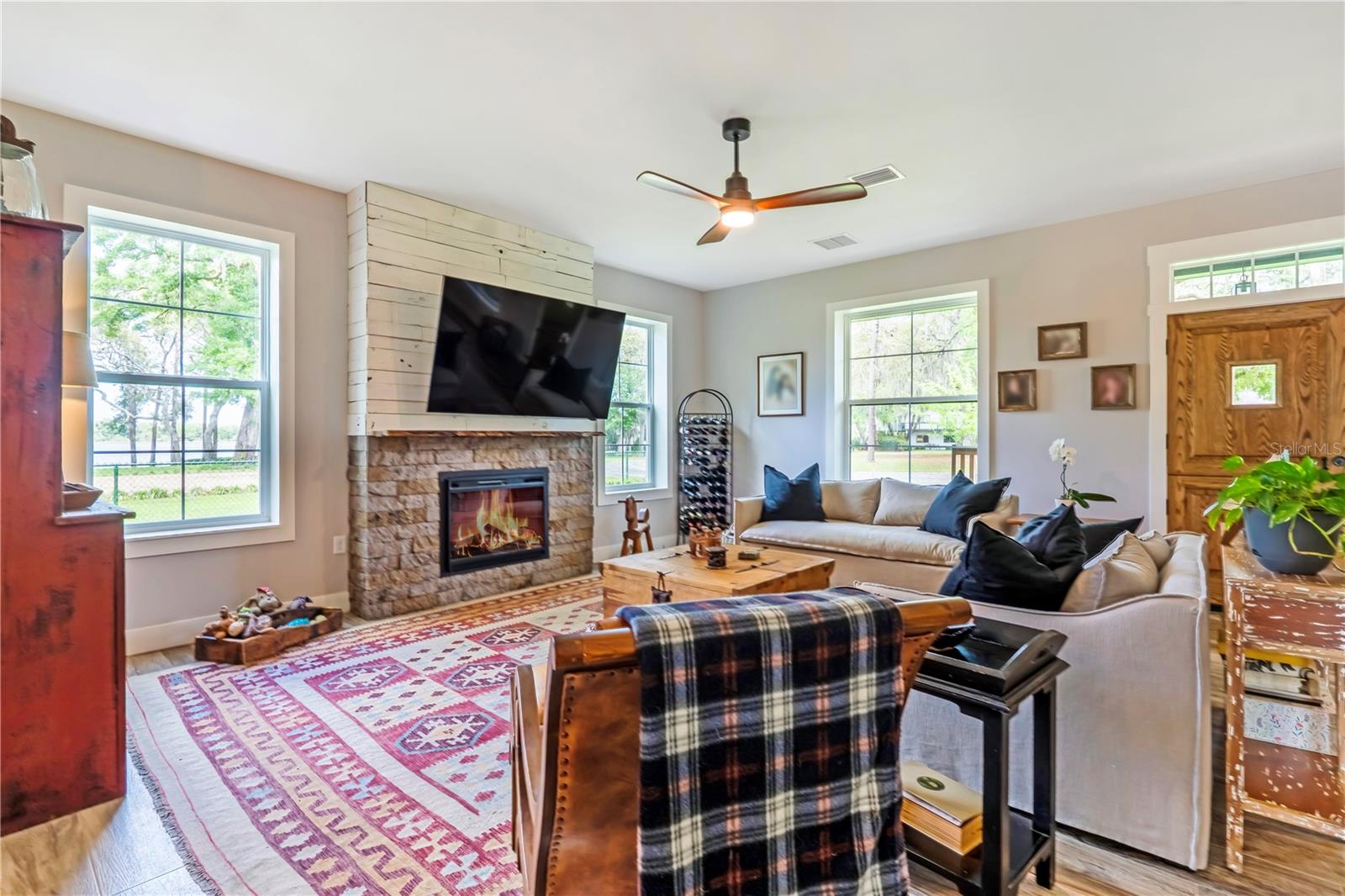 Image 16 of 66 For 805 Bay Tree Circle