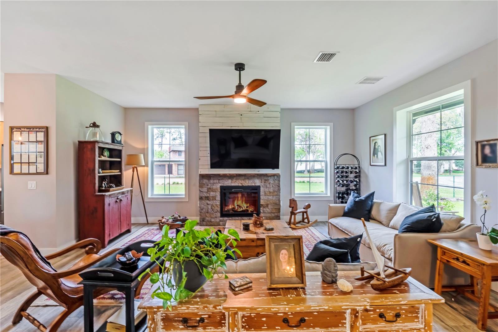 Image 19 of 66 For 805 Bay Tree Circle