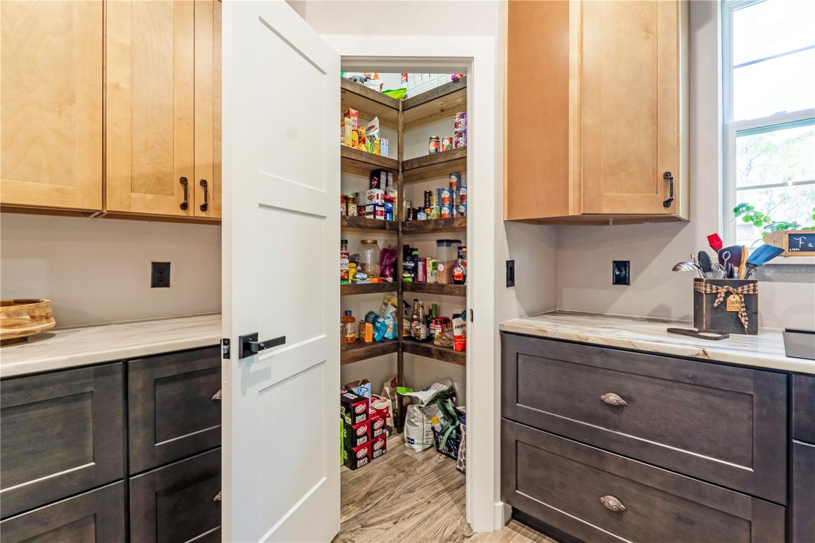 Image 25 of 66 For 805 Bay Tree Circle