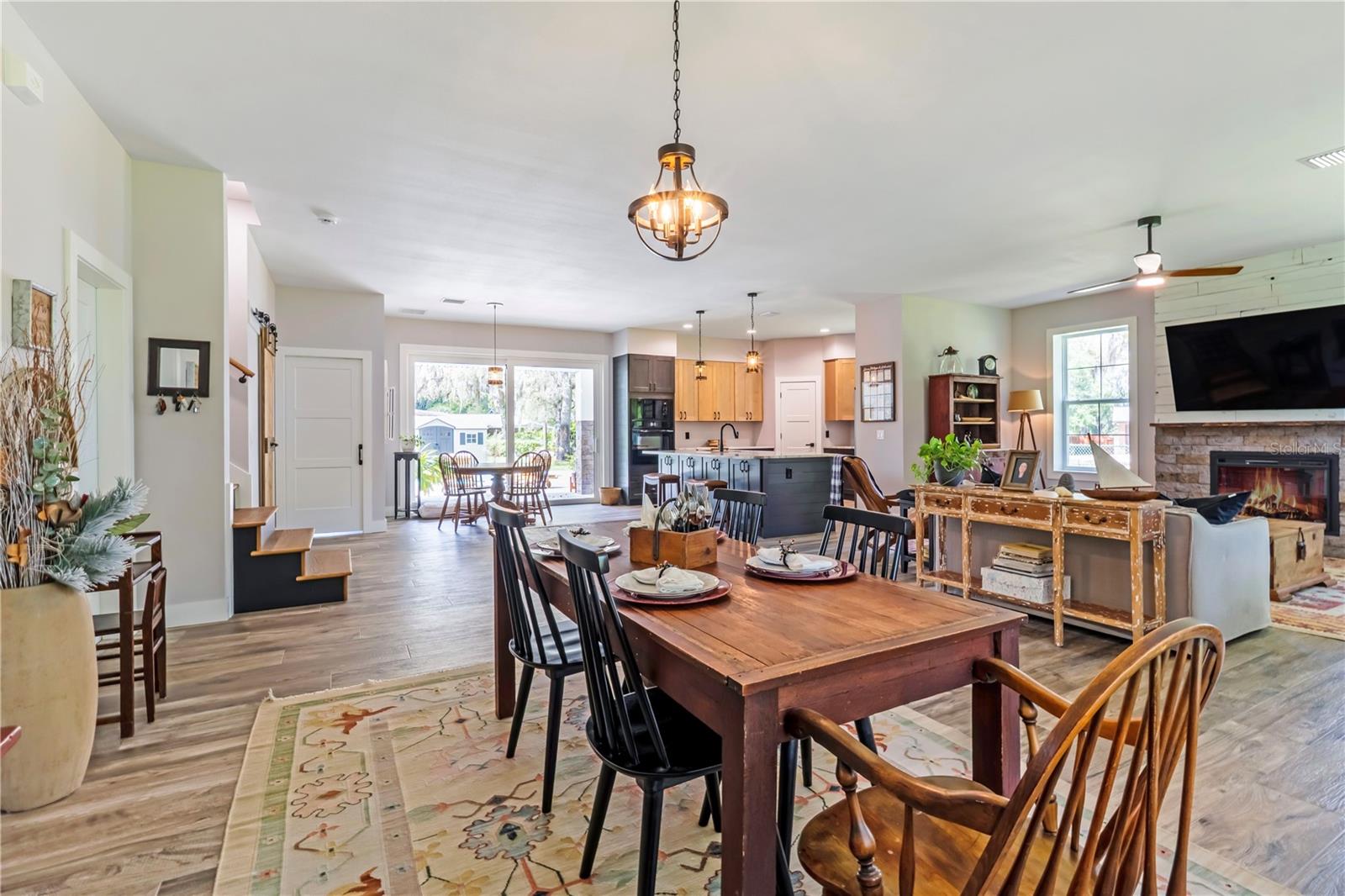 Image 28 of 66 For 805 Bay Tree Circle