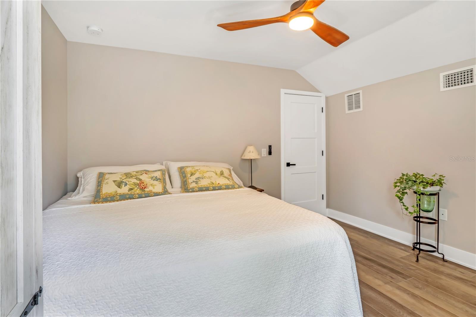 Image 44 of 66 For 805 Bay Tree Circle