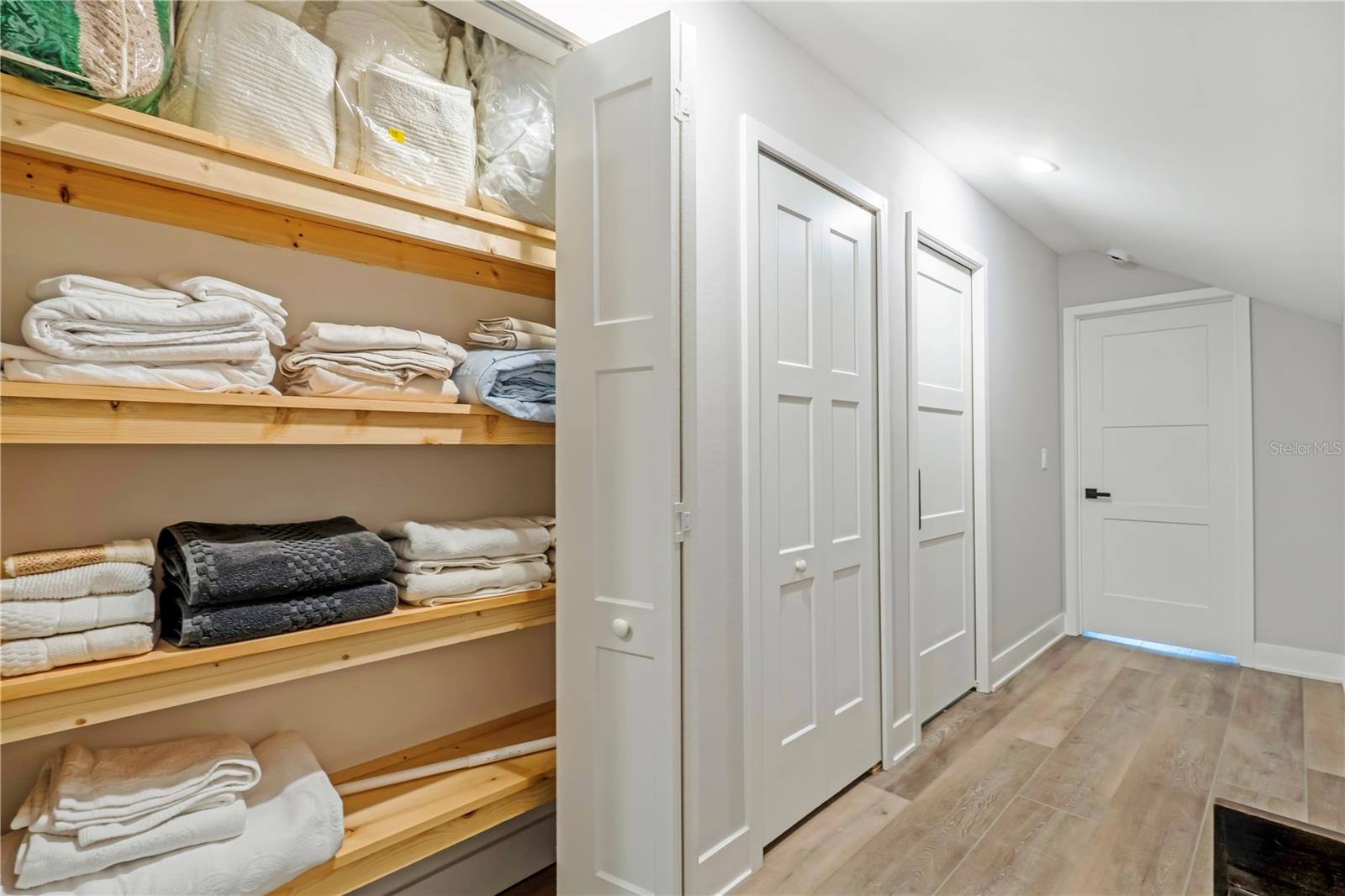 Image 47 of 66 For 805 Bay Tree Circle