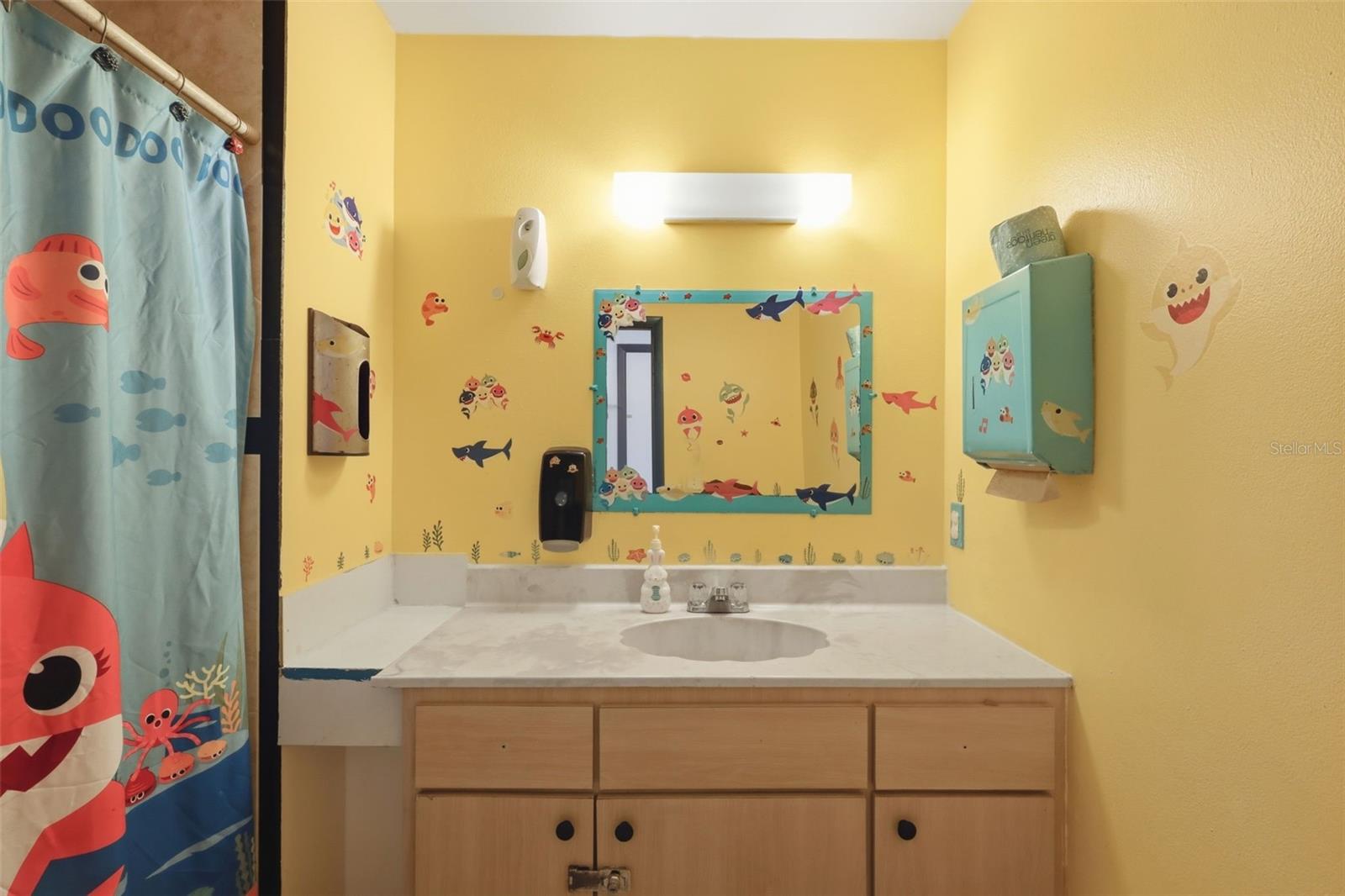 Image 26 of 36 For 601 Peach Street