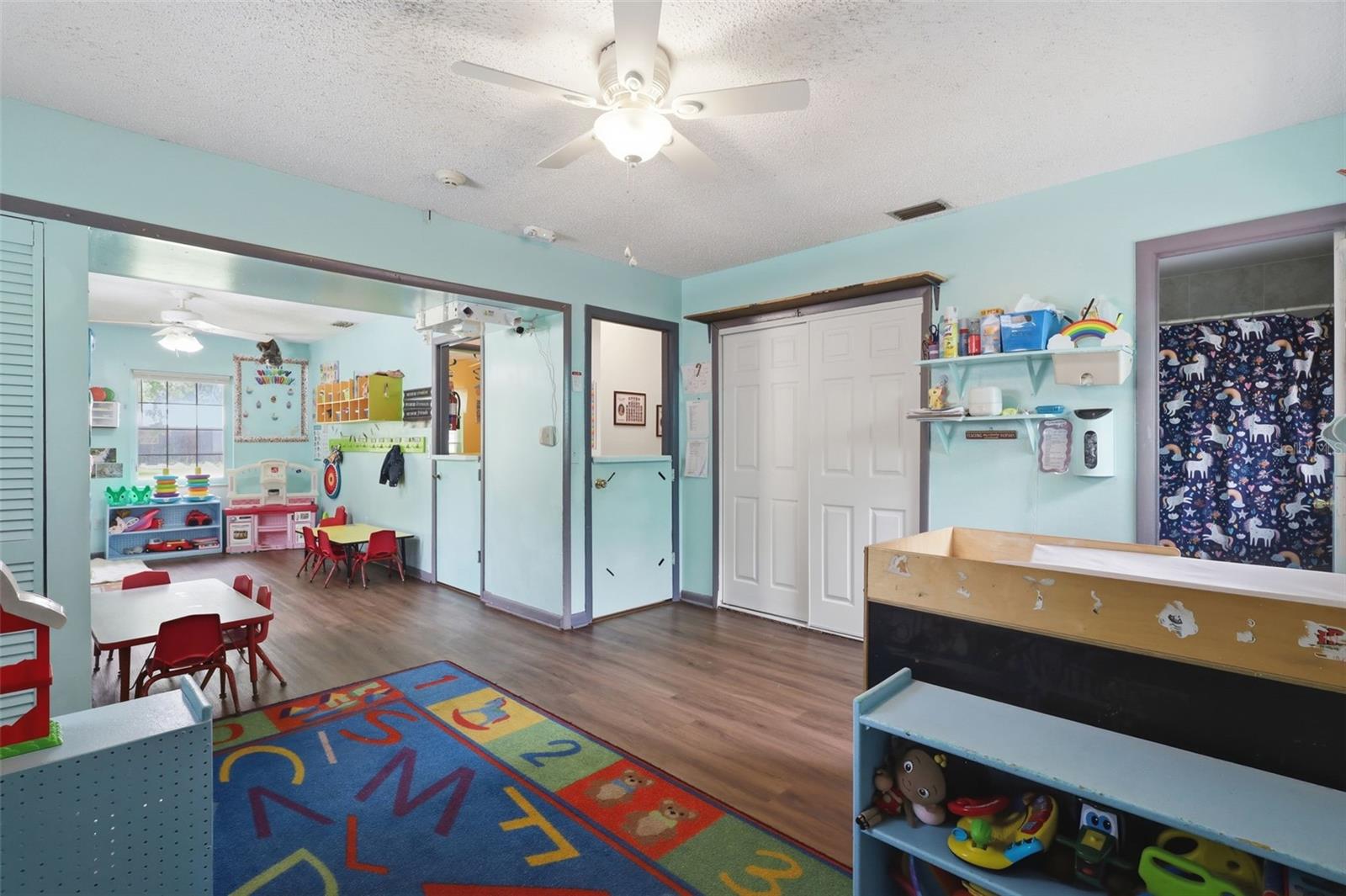 Image 27 of 36 For 601 Peach Street