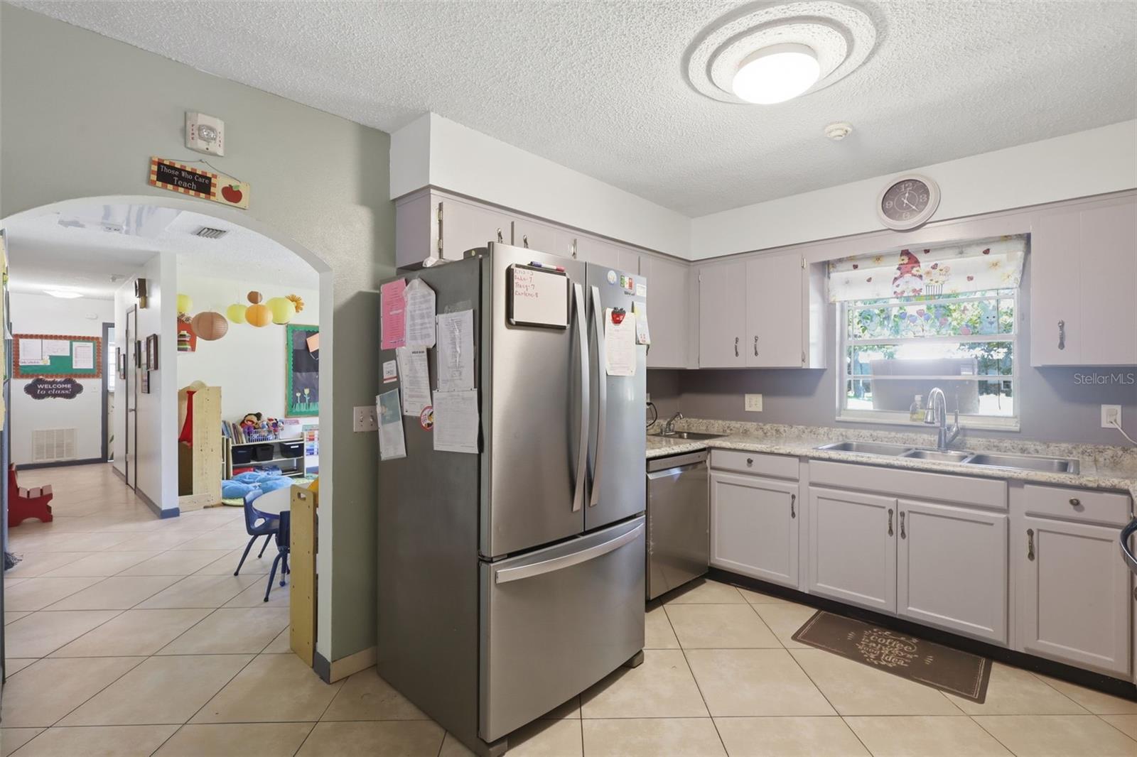 Image 4 of 36 For 601 Peach Street