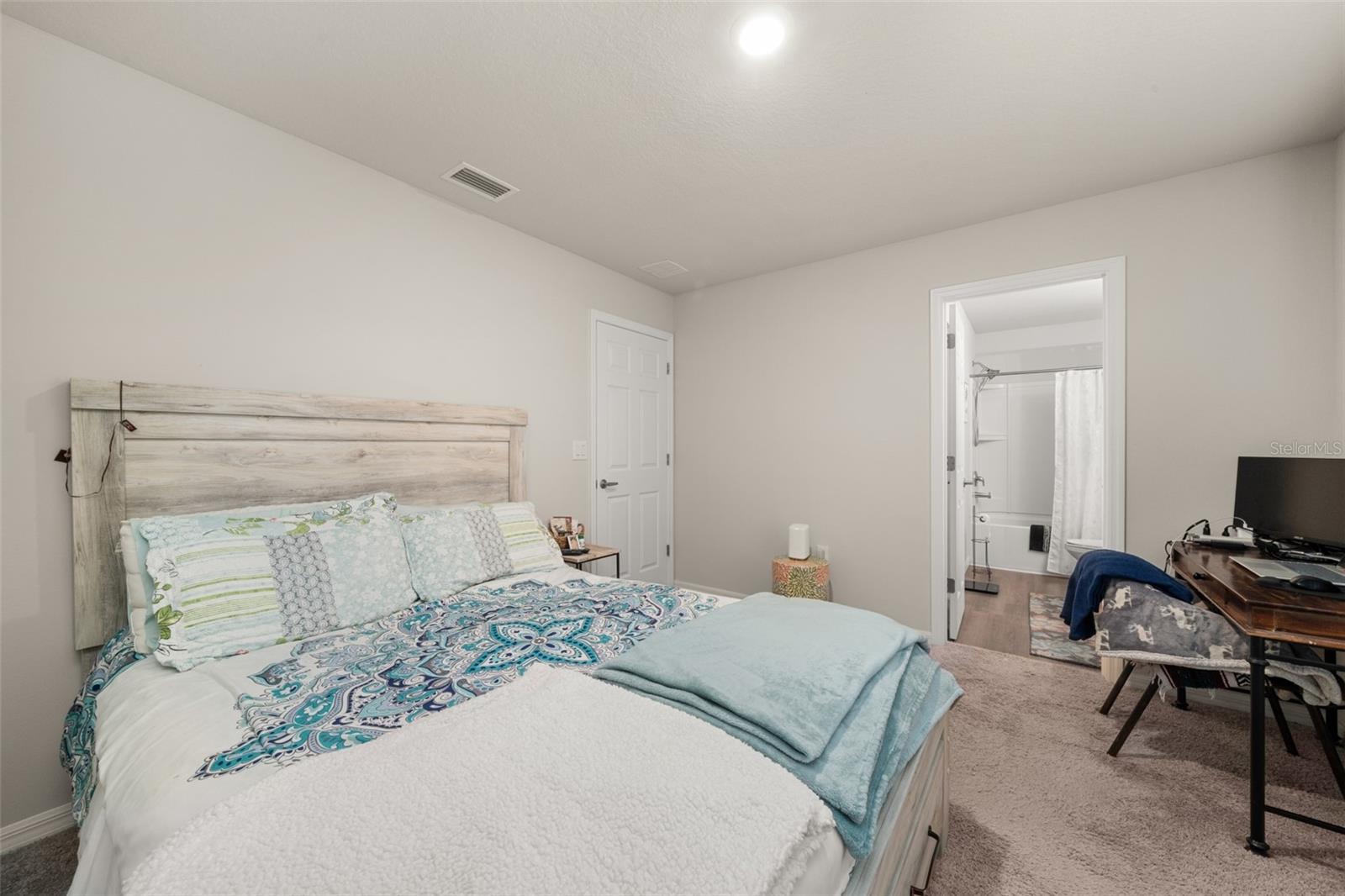 Image 15 of 37 For 1456 Stone Ridge Circle