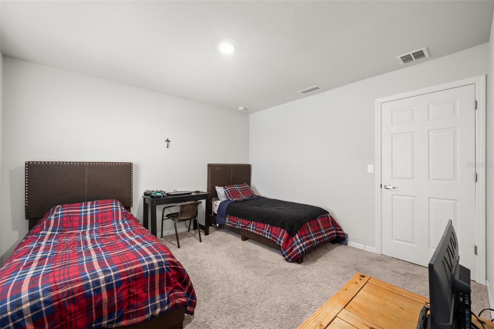 Image 18 of 37 For 1456 Stone Ridge Circle