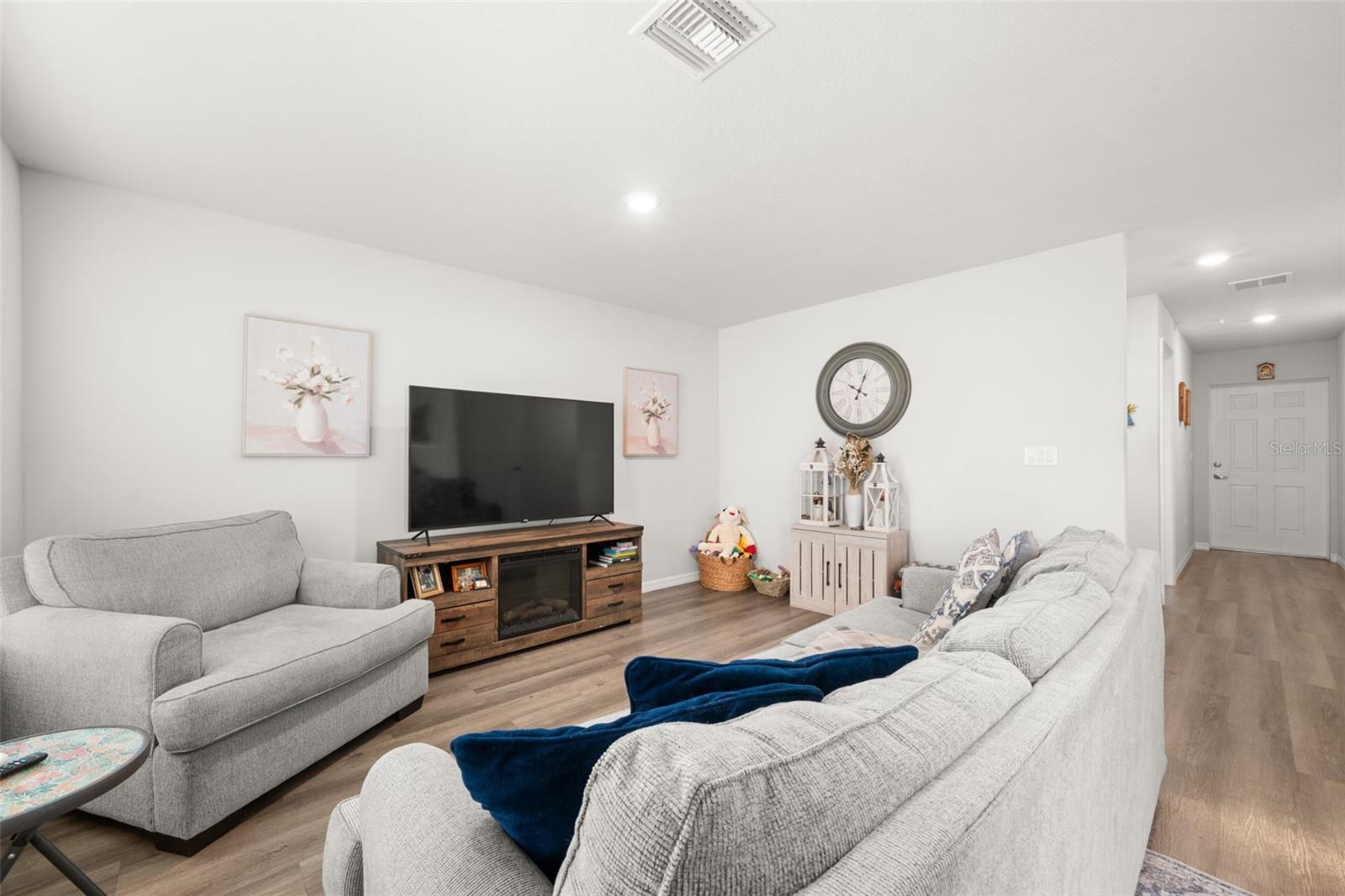 Image 4 of 37 For 1456 Stone Ridge Circle