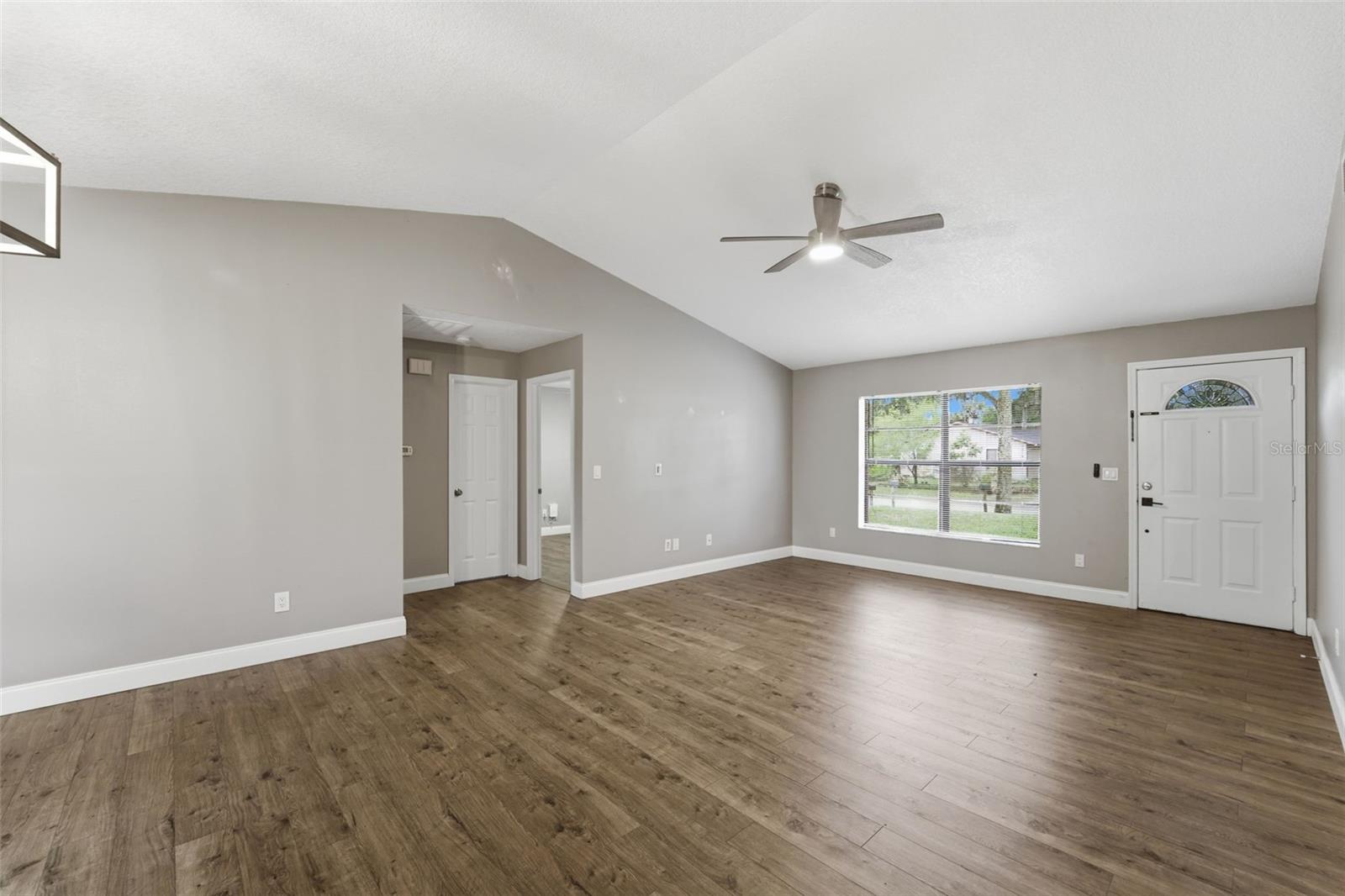 Image 10 of 39 For 3211 Yule Tree Drive