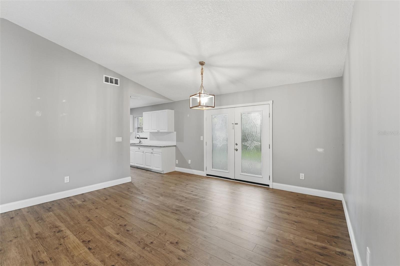 Image 13 of 39 For 3211 Yule Tree Drive