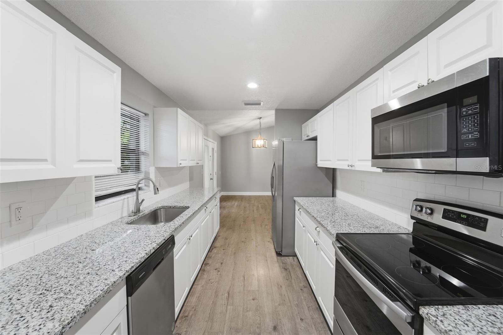 Image 20 of 39 For 3211 Yule Tree Drive