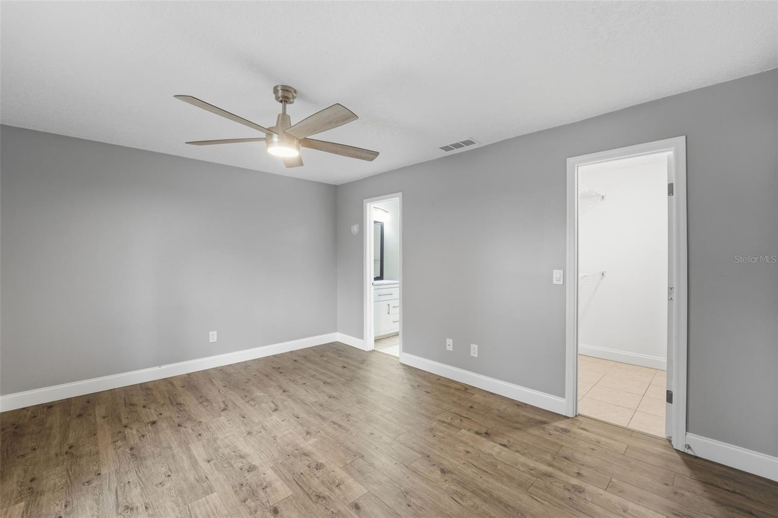 Image 22 of 39 For 3211 Yule Tree Drive