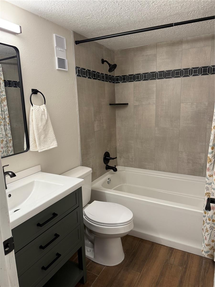 Image 25 of 43 For 150 Wax Myrtle Woods Court 2a