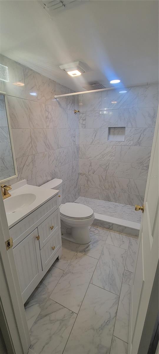 Image 18 of 21 For 100 Sweetgum Woods Court 8d