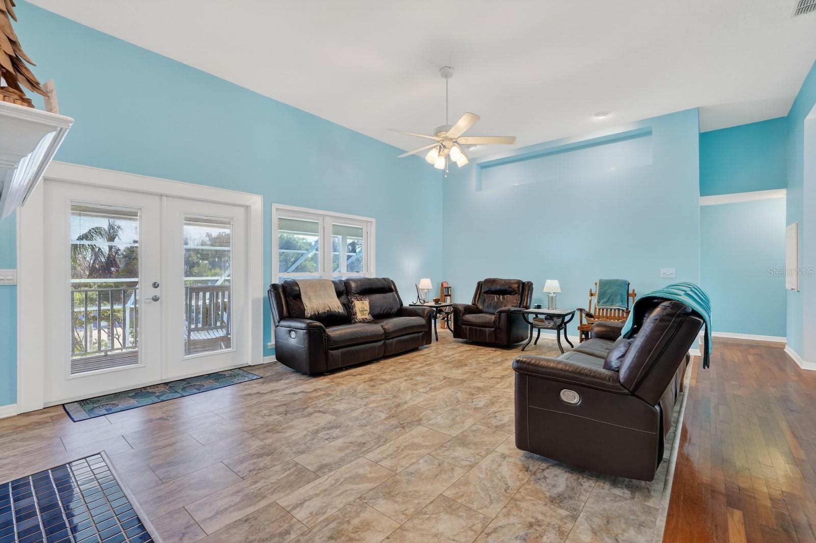 Image 17 of 59 For 49 Loggerhead Court