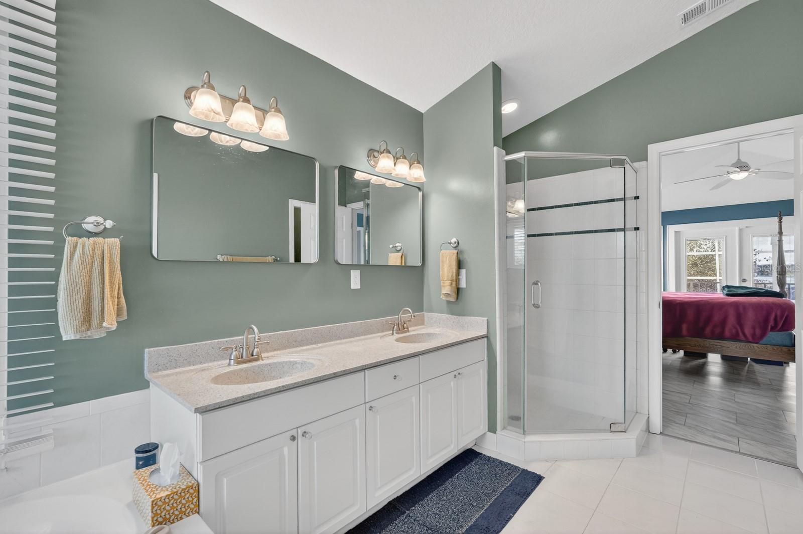 Image 27 of 59 For 49 Loggerhead Court