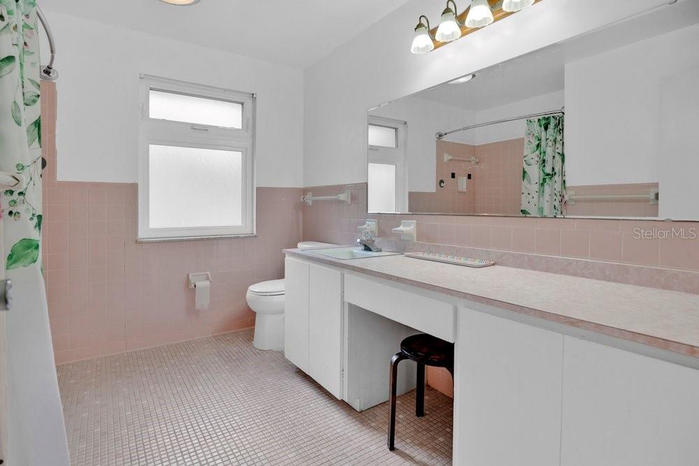 Image 21 of 57 For 5137 Mount Plymouth Road