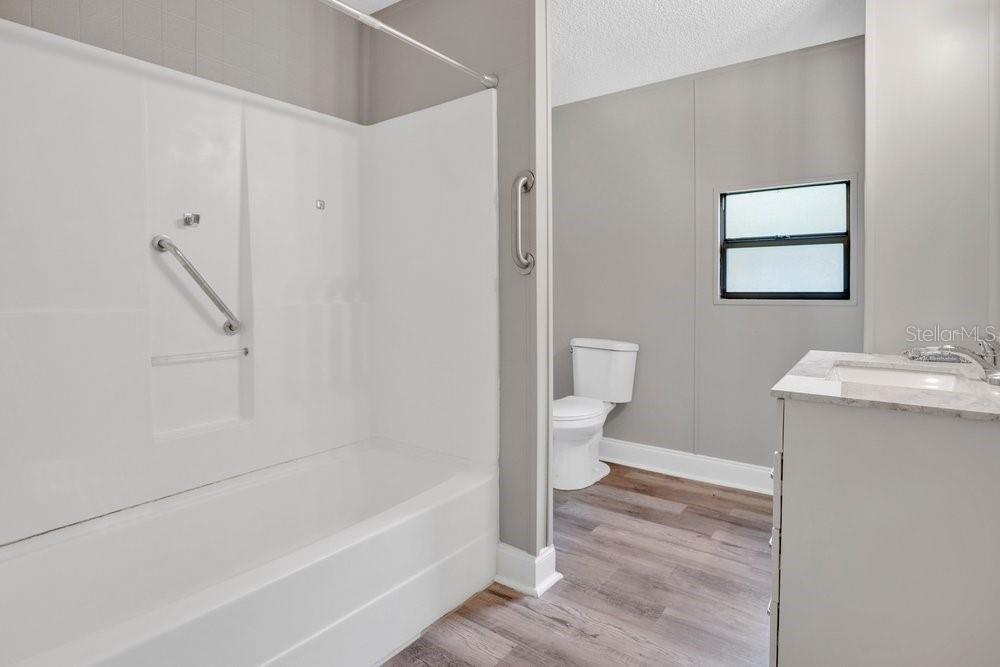 Image 44 of 57 For 5137 Mount Plymouth Road