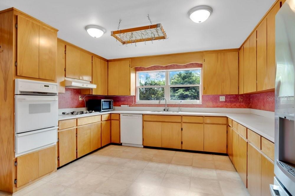 Image 9 of 57 For 5137 Mount Plymouth Road