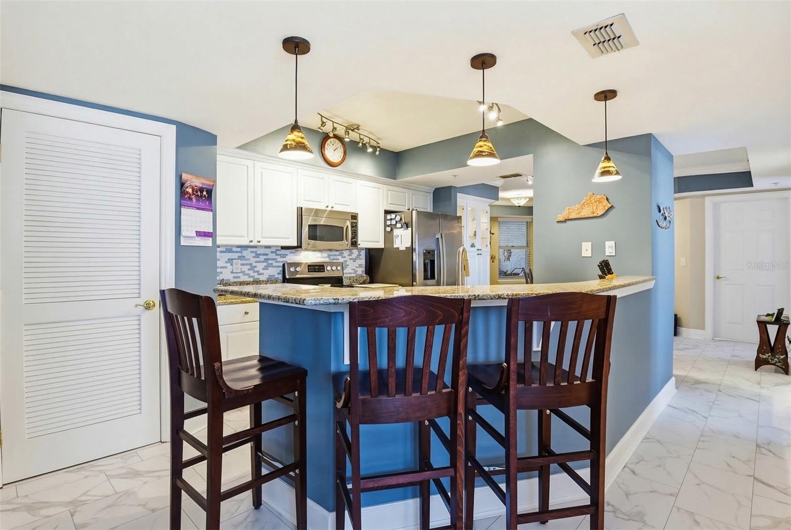 Image 12 of 56 For 2055 Atlantic Avenue 703