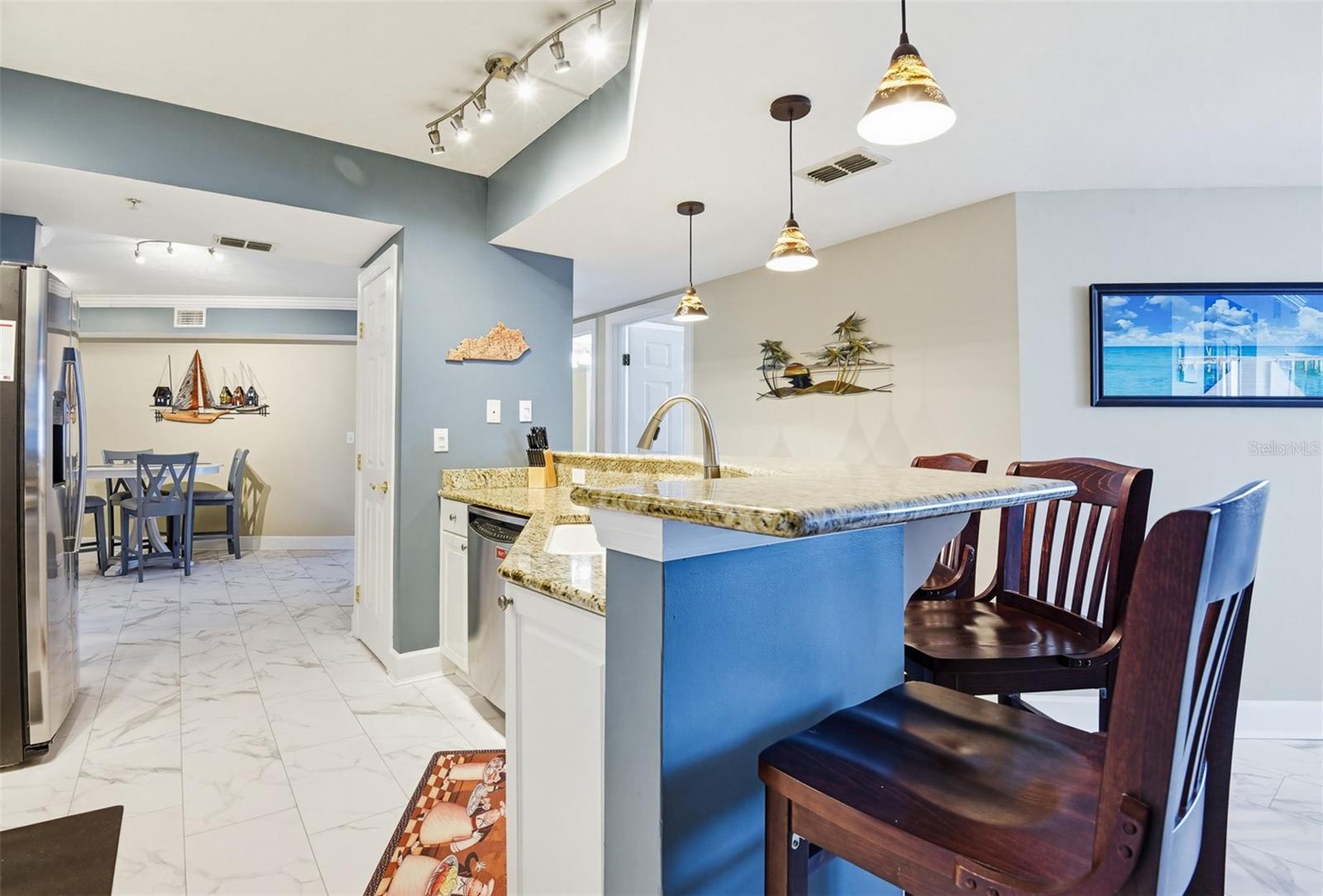 Image 13 of 56 For 2055 Atlantic Avenue 703