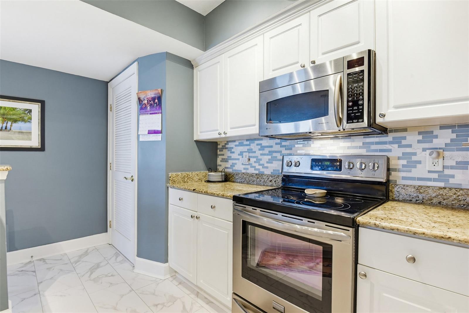 Image 16 of 56 For 2055 Atlantic Avenue 703