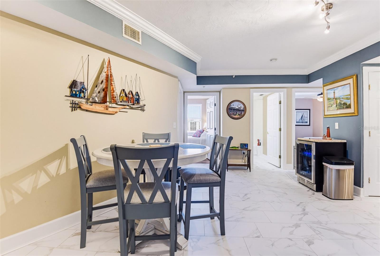 Image 18 of 56 For 2055 Atlantic Avenue 703