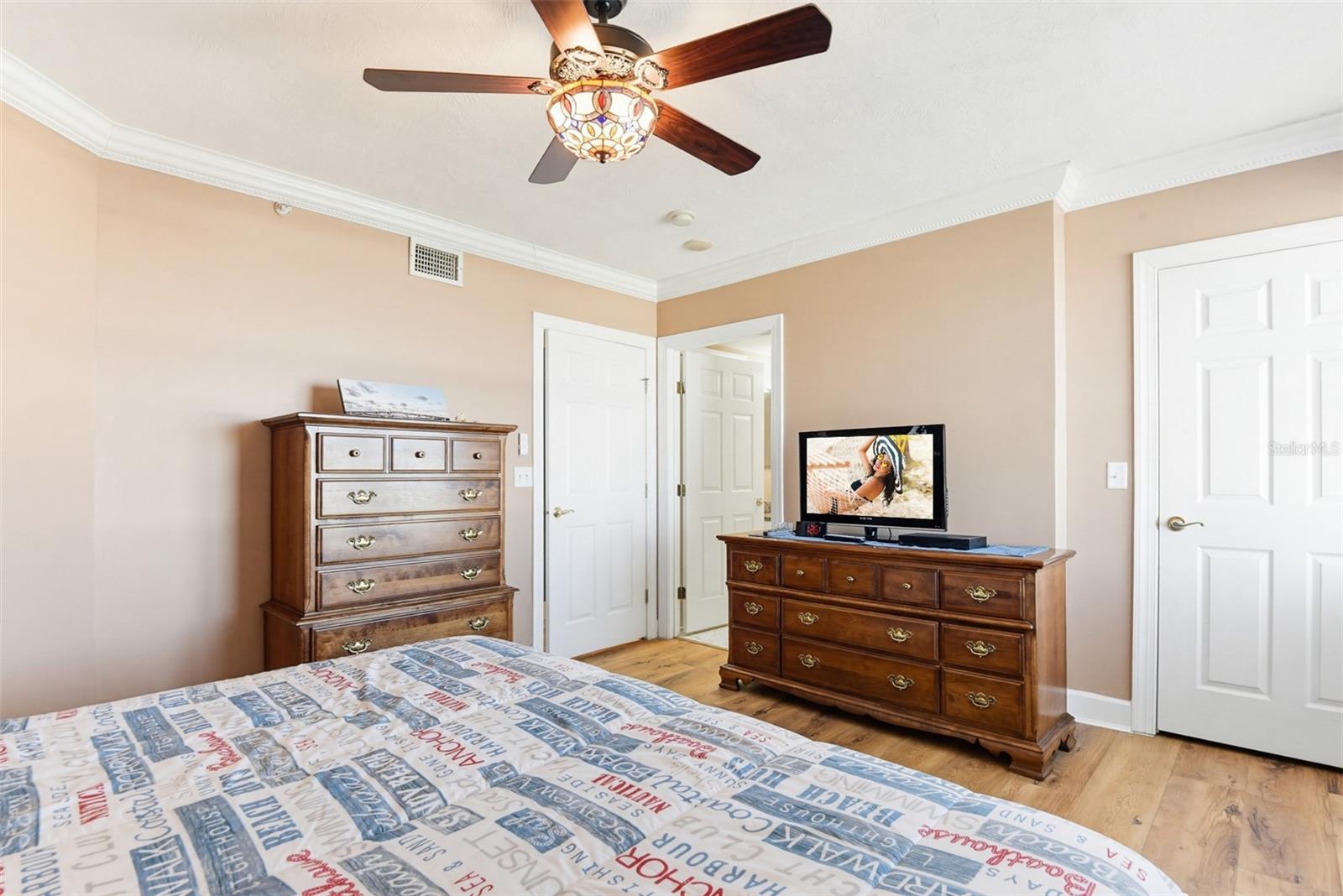 Image 37 of 56 For 2055 Atlantic Avenue 703