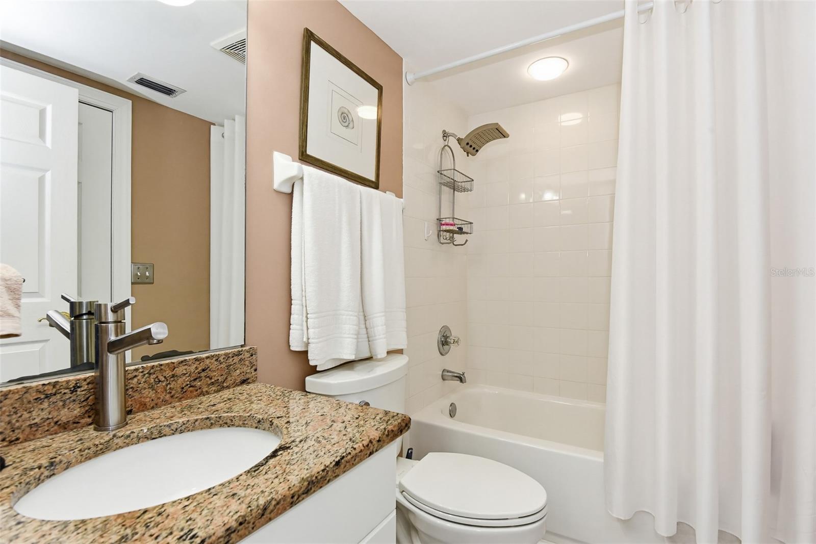 Image 38 of 56 For 2055 Atlantic Avenue 703