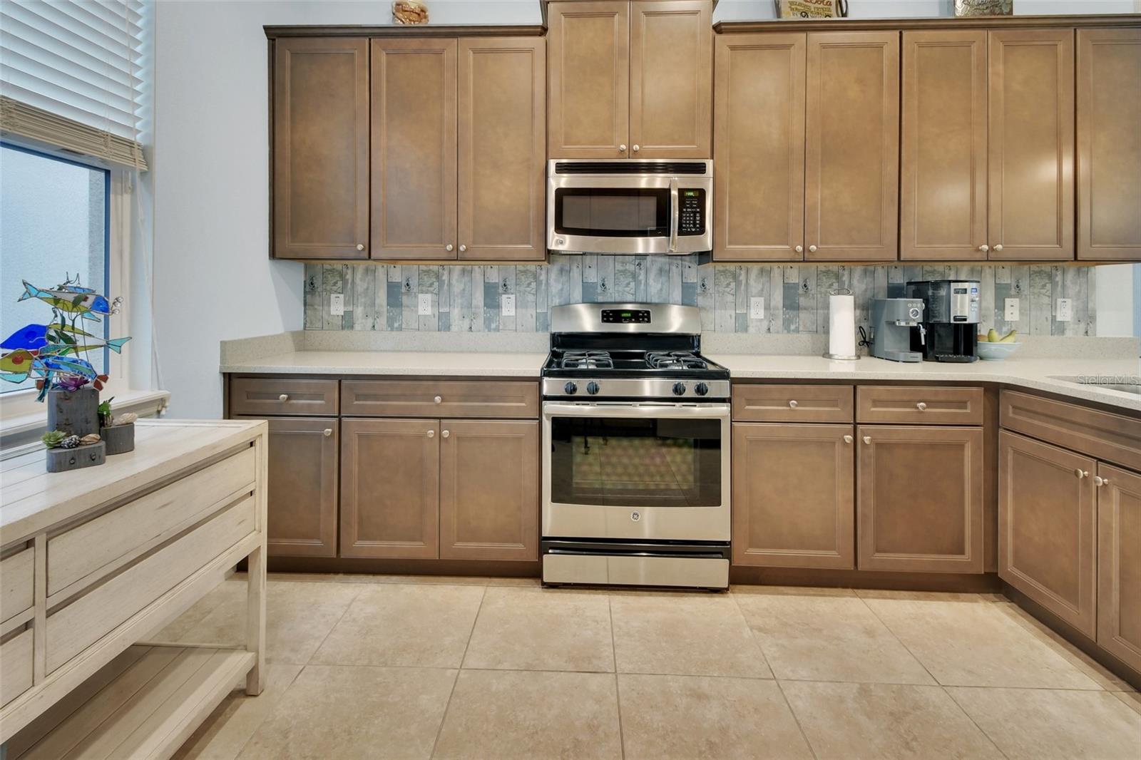 Image 13 of 49 For 412 Tisbury Court