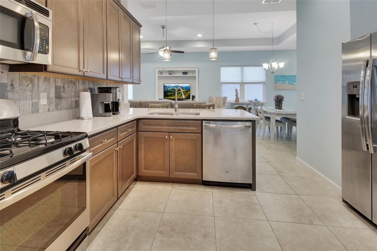 Image 15 of 49 For 412 Tisbury Court