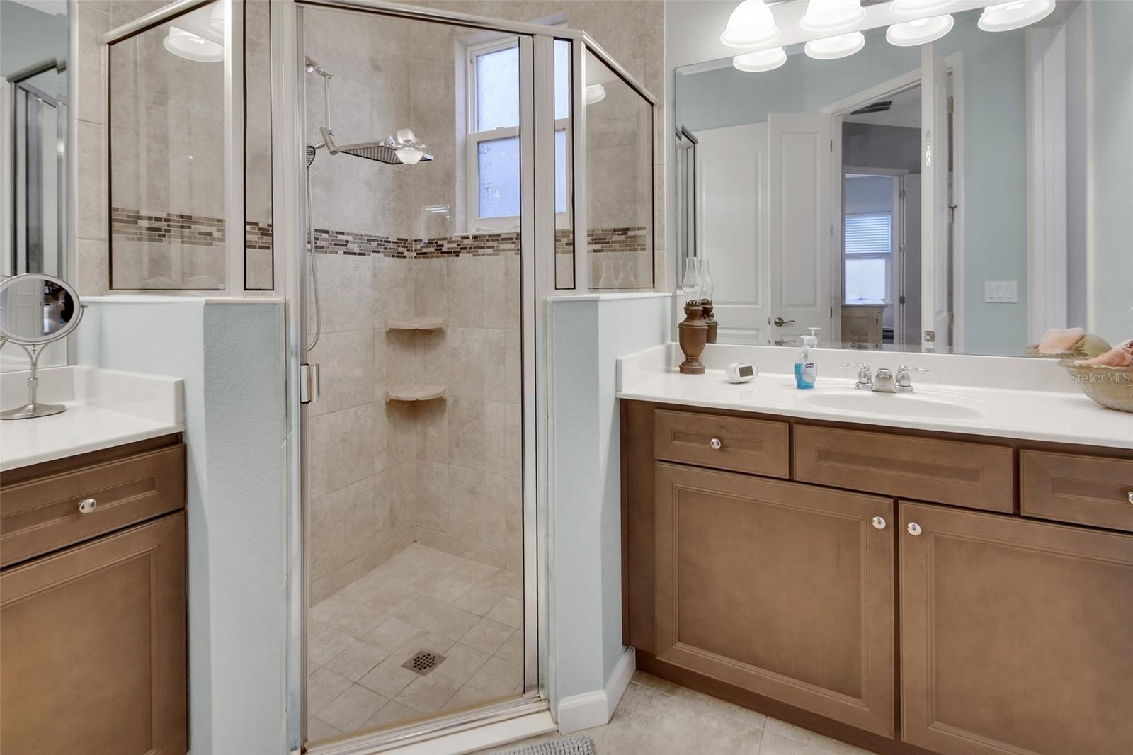 Image 18 of 49 For 412 Tisbury Court