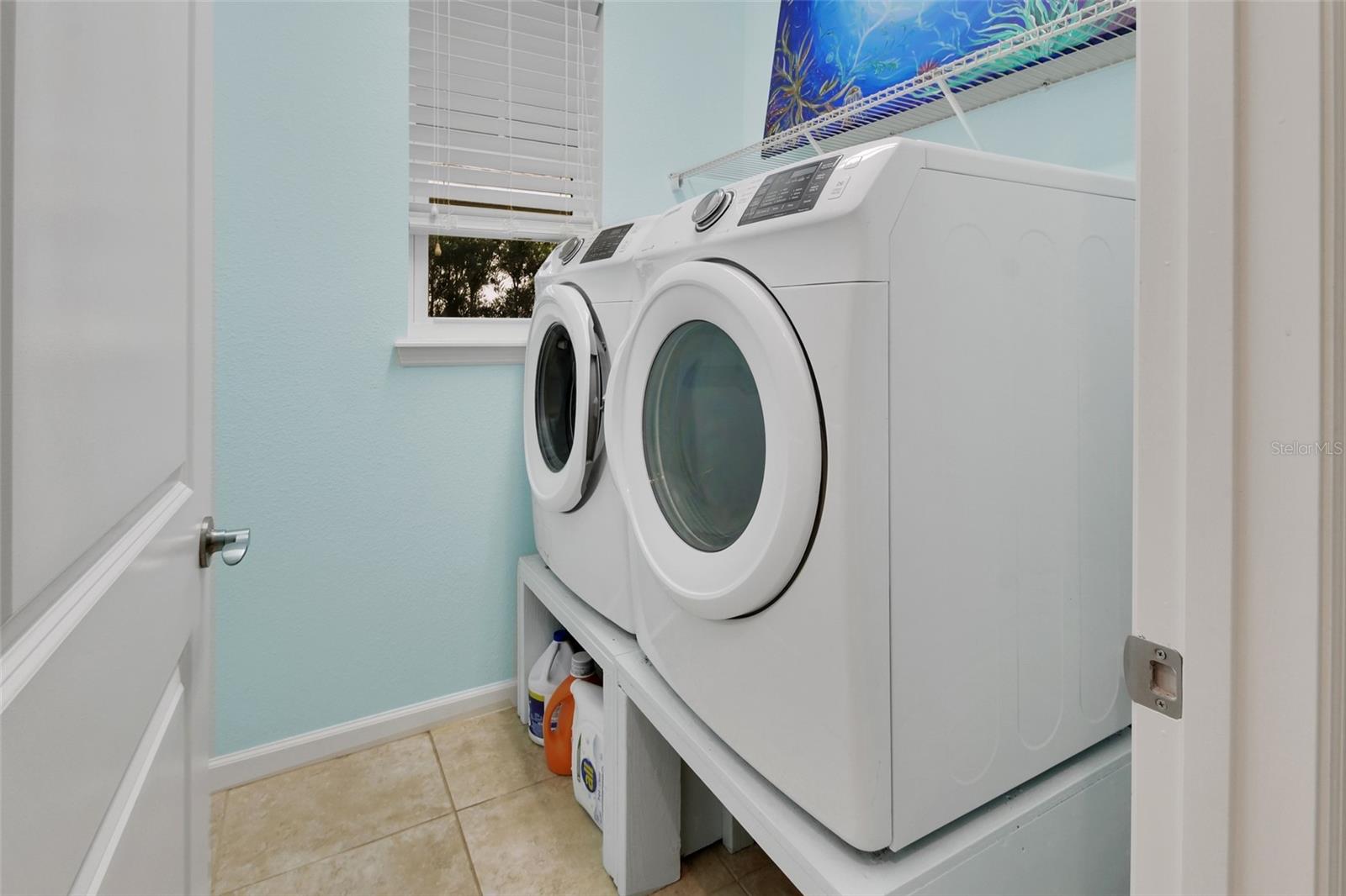 Image 25 of 49 For 412 Tisbury Court