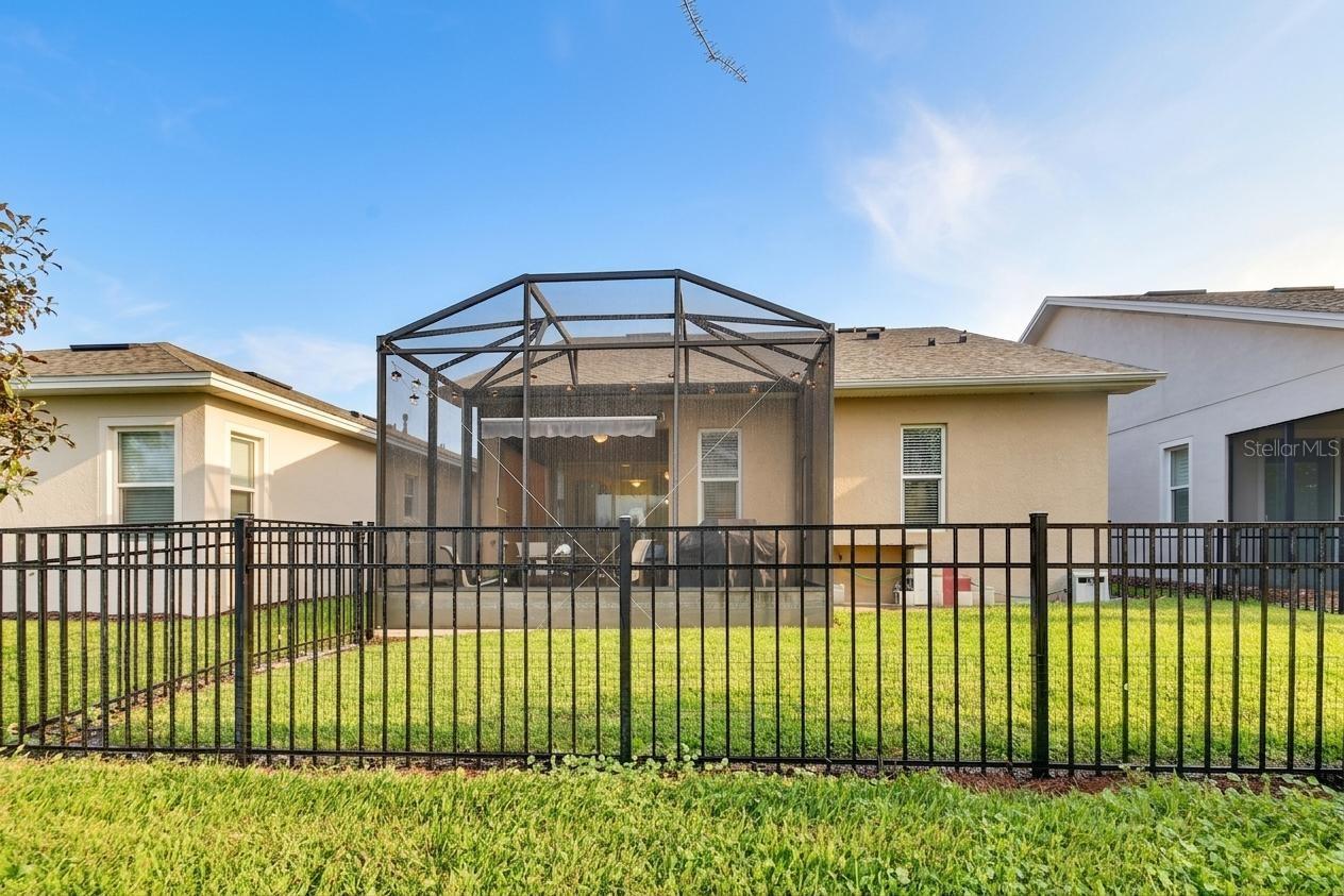 Image 32 of 49 For 412 Tisbury Court