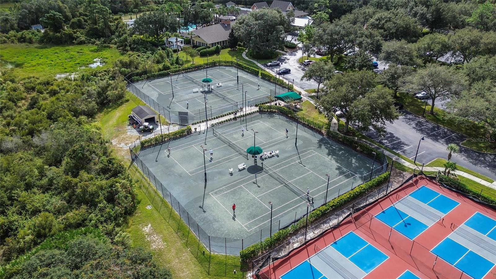 Image 37 of 49 For 412 Tisbury Court