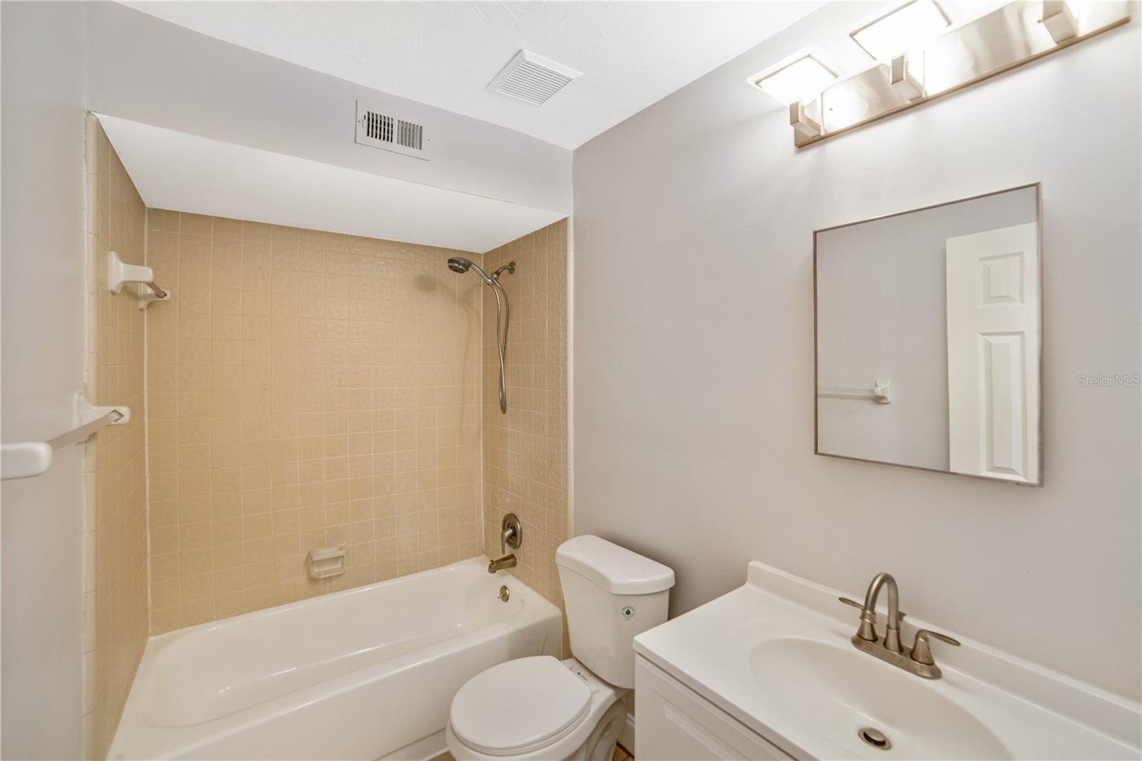 Image 15 of 31 For 4307 70th Terrace